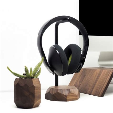 Place Your Gaming Headset Properly! Here are the Best Ways to do so ...