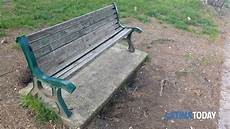 panchine da interno panchine rotte ai giardinetti pubblici segnalazione a panchine da interno panchine rotte ai giardinetti pubblici segnalazione a