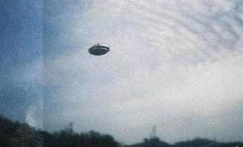 太空直播驚現巨型黃金UFO，NASA竟立即切斷畫面！美國極力隱藏！
