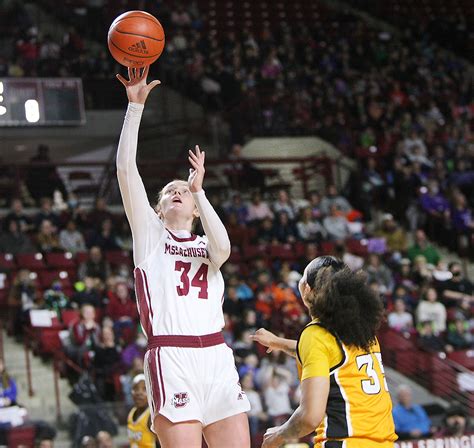 UMass Women's Basketball vs VCU 1/26/23 - masslive.com