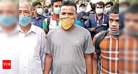 West Bengal: Youth who strayed into Bangladesh is back | Kolkata News ...