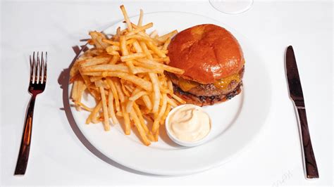 L.A.'s Best Modern Burgers — Resy | Right This Way