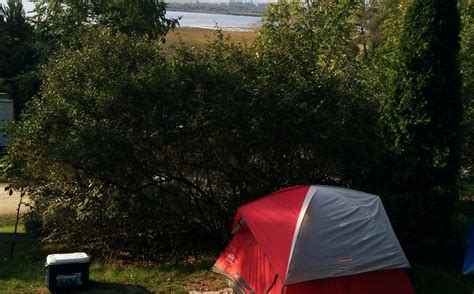 SNUG HARBOR LAKEFRONT CAMPGROUND (Delavan) - Campground Reviews ...