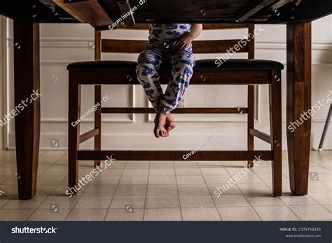 Table With Leg Kitchen Royalty-Free Images, Stock Photos & Pictures ...