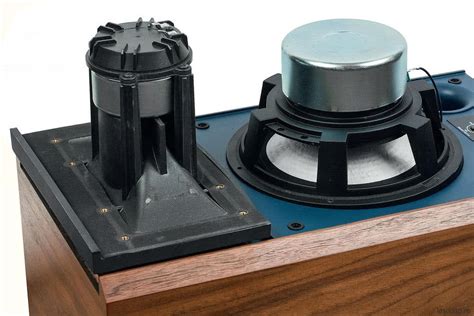 JBL 4306 Studio Monitor - Bookshelf Speaker (Pair) — The Audio Co.