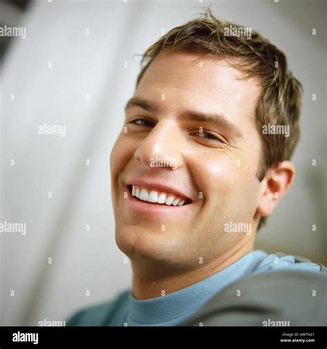 Smiling Man 的图像结果