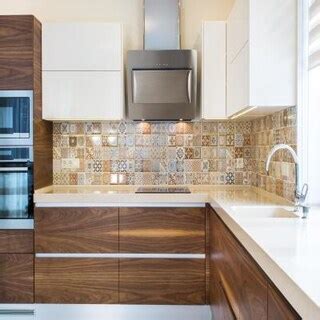 Modern White And Brown Marble Kitchen Tile Design