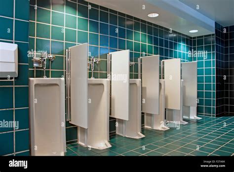 Restrooms 的图像结果