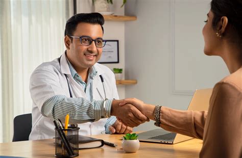Impressing HCPs in 30 Seconds: 6 Actionable Sales Strategies for Medical Representatives