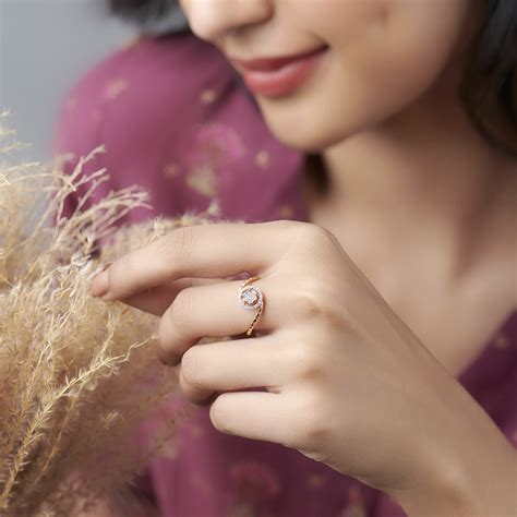 Radiant Circle Diamond Ring