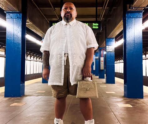 Barong vs. Suit: Comparing Traditional Filipino Attire with Western Formal Wear - Barong Tagalog