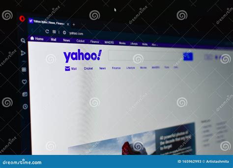 Yahoo Website on Computer Screen Editorial Stock Photo - Image of 1990s, california: 165962993