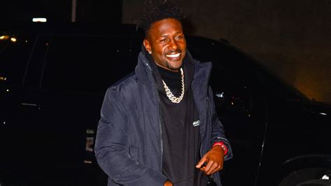 Antonio Brown Announces He's President of Ye's Donda Sports, Locks Down ...