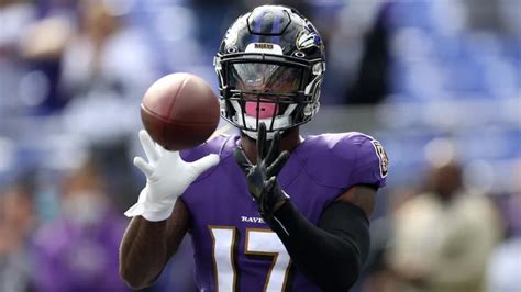 Why did the Buccaneers sign Le'Veon Bell? Tampa Bay fills missing ...