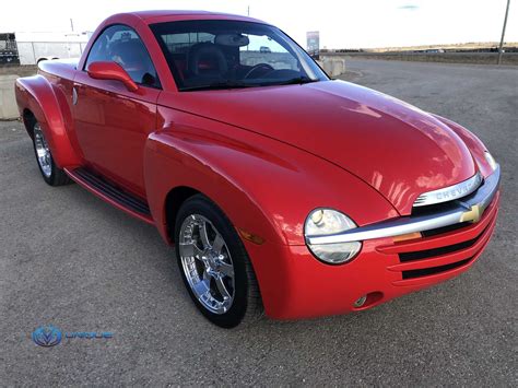 2004 Chevrolet SSR **Hardtop Convertible** Beautiful condition!! | Unique Motor Vehicles