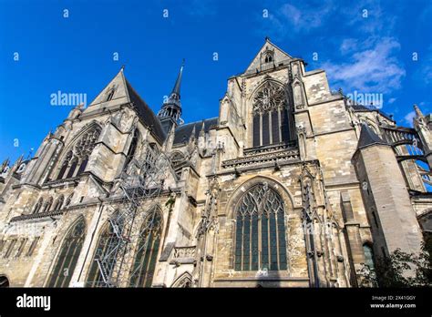 Basilica of saint quentin hi-res stock photography and images - Alamy