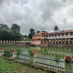 Best Top Rated Hindu temple in Chirakkadavu, Kerala, India | Yappe.in