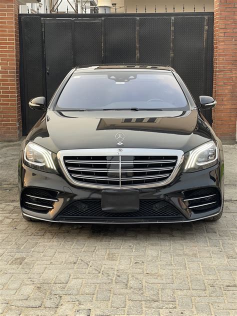 Mercedes Benz S560 – Golden E Luxury