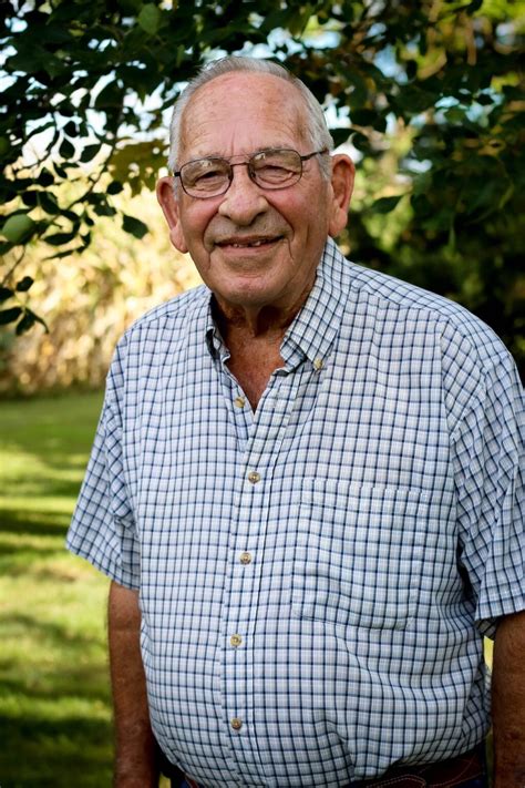 Kracl Funeral Chapels | Milo R. Vanis - Schuyler, David City, Leigh