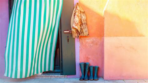 Adobe Learn - Learn Photoshop Remove unwanted objects from your photos