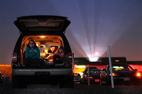 A throwback experience — with 2023 films — awaits at this Michigan ...