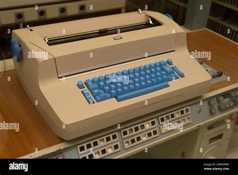 Old IBM Computer 的图像结果