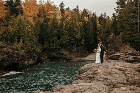 Elope in Michigan's Upper Peninsula | Catchfly Photography