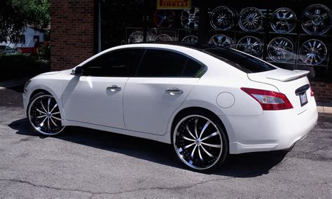 2009 Nissan Maxima White Rims