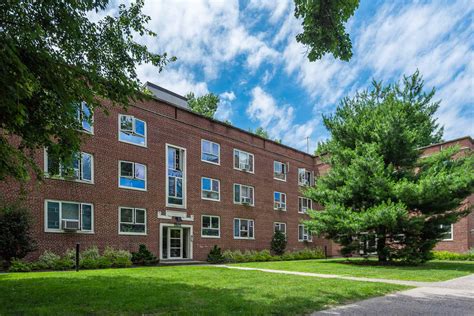 Fresh Meadows Apartments - Photo Gallery of Rentals