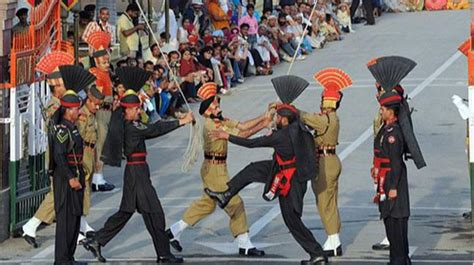 Pakistani Rangers not to get Republic Day sweets, BSF to forgo custom ...