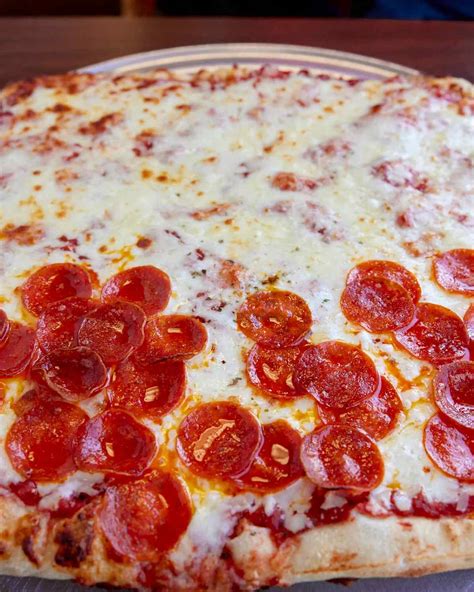 Gallery - Donna's Pizza Center