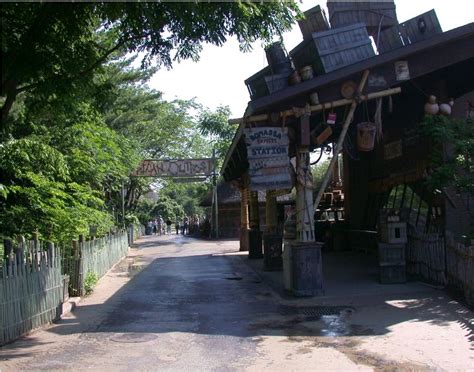 ZooLex Image - Entrance to African Outpost