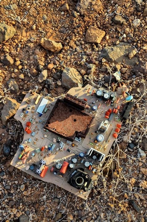 Broken computer parts 21030749 Stock Photo at Vecteezy