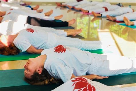 Yoga For Neck Pain: Try This 15-Min Flow For Instant Relief