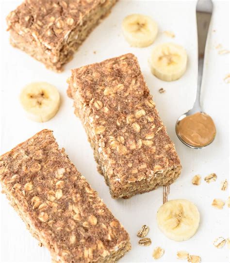 Oatmeal Breakfast Bars {Healthy + Naturally Sweetened} - WellPlated.com