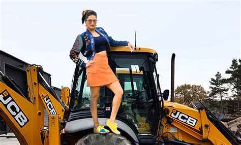 Indians Are Watching #JCBKiKhudayi To Satisfy Their Soul & We 'Dig ...