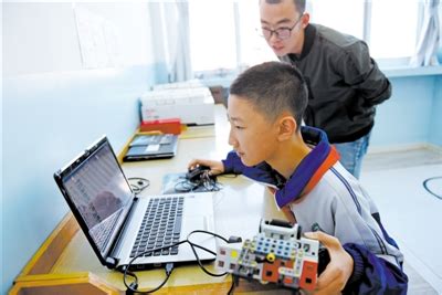 兴庆区十八小引入机器人教育课程-宁夏新闻网