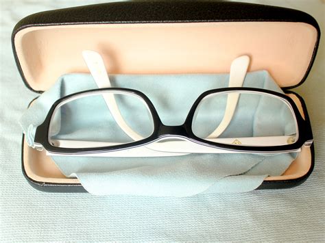 How To Keep Eyeglasses In Place at Lloyd Sutton blog