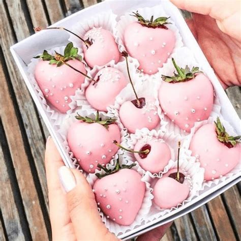 Dipped Chocolate Strawberries Cherries - Deliver to Dubai - Order ...