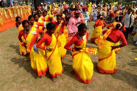People participate in All India Kirtan and Baul Singers Association ...