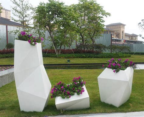 校园玻璃钢名人雕塑-方圳雕塑厂