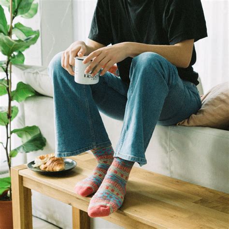 Socks Falling 的图像结果