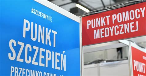 Dzisiejsze dane o COVID-19 w Polsce. Osoby w wieku 40 i 41 lat mogą od ...
