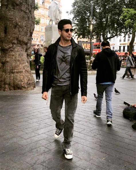 Rakul Preet Singh joins Sidharth Malhotra for 'Aiyaary' in London ...