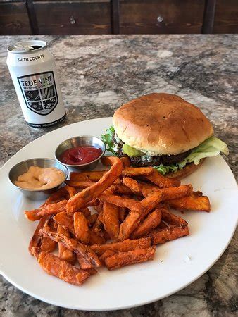 LOGAN’S PLACE, Mineola - Restaurant Reviews, Phone Number & Photos ...