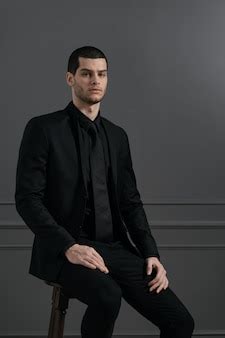 Businessman with Black Shirt 的图像结果