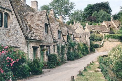 Full-Day Cotswolds Tour from London 2022 - Viator