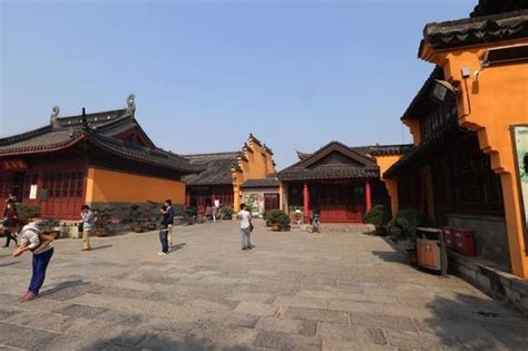 中国这佛寺自古有“南朝第一寺”之称，香火一直旺盛不衰