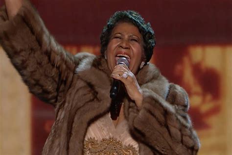 Aretha Franklin Delivers Powerful Rendition of 'Natural Woman' [VIDEO]