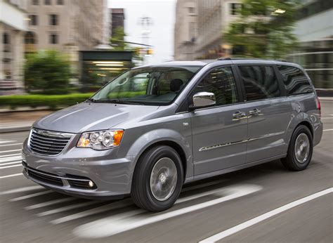 2014 Chrysler Town & Country - Review - CarGurus